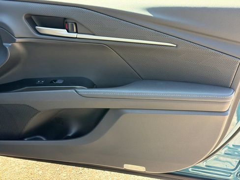 New 2026 Toyota Camry Hybrid FWD image 12