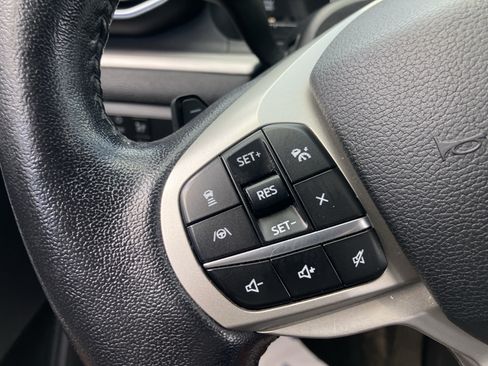 Used 2021 Ford Explorer XLT AWD/4WD image 25
