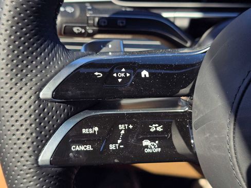 New 2026 Mercedes-Benz GLS 450 4MATIC image 33
