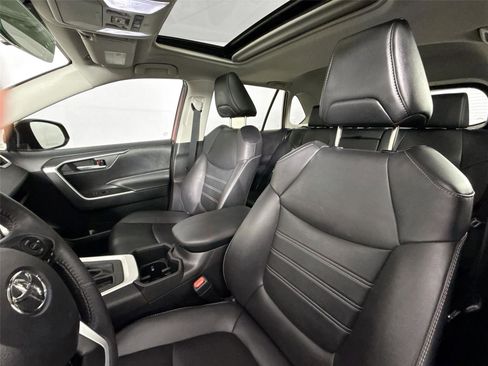Used 2023 Toyota RAV4 XLE Premium FWD image 3