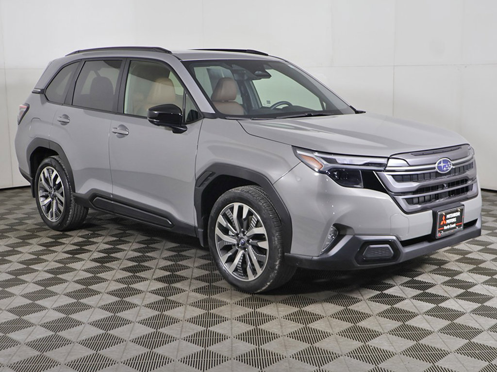 Used 2025 Subaru Forester Touring w/ Popular Package - Touring AWD/4WD image 2