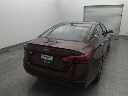 Used 2025 Nissan Altima 2.5 SV FWD image 7