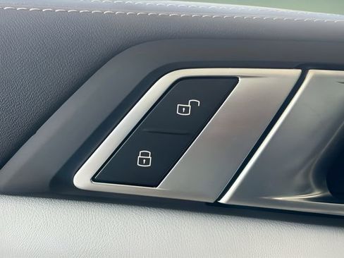 New 2026 BMW X5 xDrive40i w/ Premium Package image 12