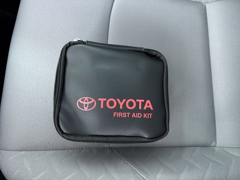 Used 2025 Toyota Tacoma SR5 AWD/4WD image 25