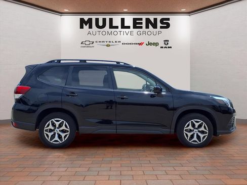 Used 2023 Subaru Forester Premium AWD/4WD image 4