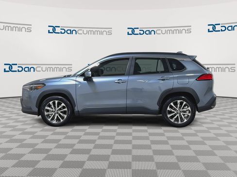 Used 2024 Toyota Corolla Cross XLE w/ Convenience Package AWD/4WD image 5