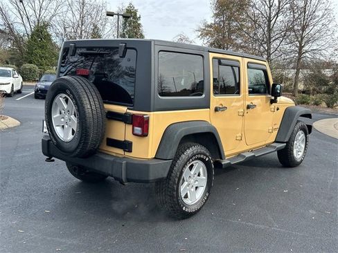 Used 2013 Jeep Wrangler Unlimited Sport image 4