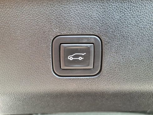 Used 2024 Chevrolet Tahoe LT AWD/4WD image 17