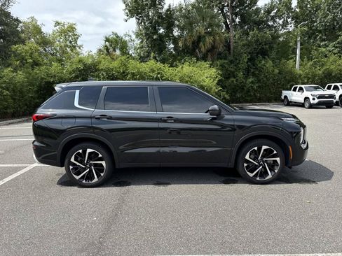 Used 2024 Mitsubishi Outlander SE Black Edition FWD image 2