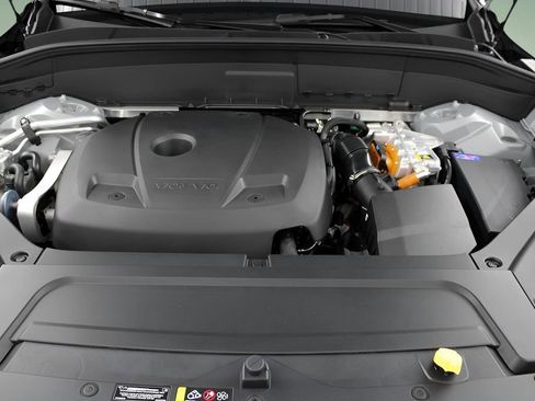 New 2025 Volvo XC90 T8 Plus w/ Protection Package Premier image 33