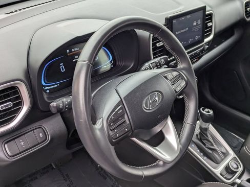 Used 2025 Hyundai Venue SEL FWD image 20