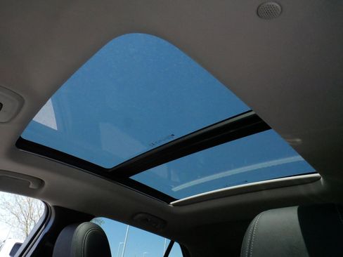 Used 2023 Buick Encore GX Essence w/ Experience Buick Package image 32