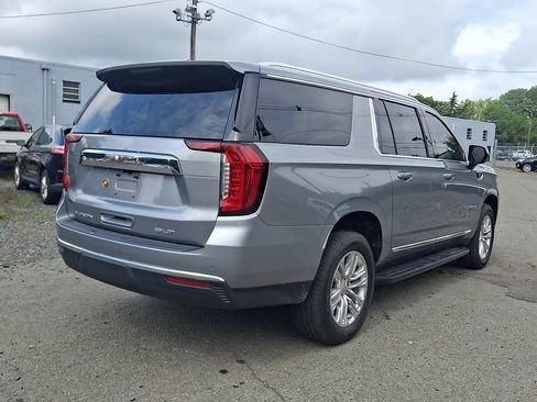 Used 2023 GMC Yukon XL SLT AWD/4WD image 9
