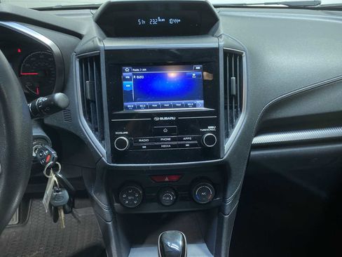 Used 2018 Subaru Crosstrek 2.0i Premium image 16