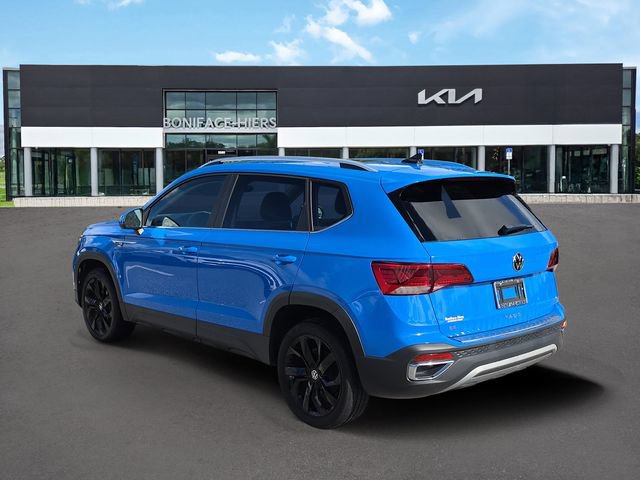 Used 2023 Volkswagen Taos SE FWD image 3