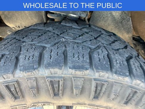 Used 2016 Toyota Tacoma TRD Off-Road w/ Premium & Technology Package image 25