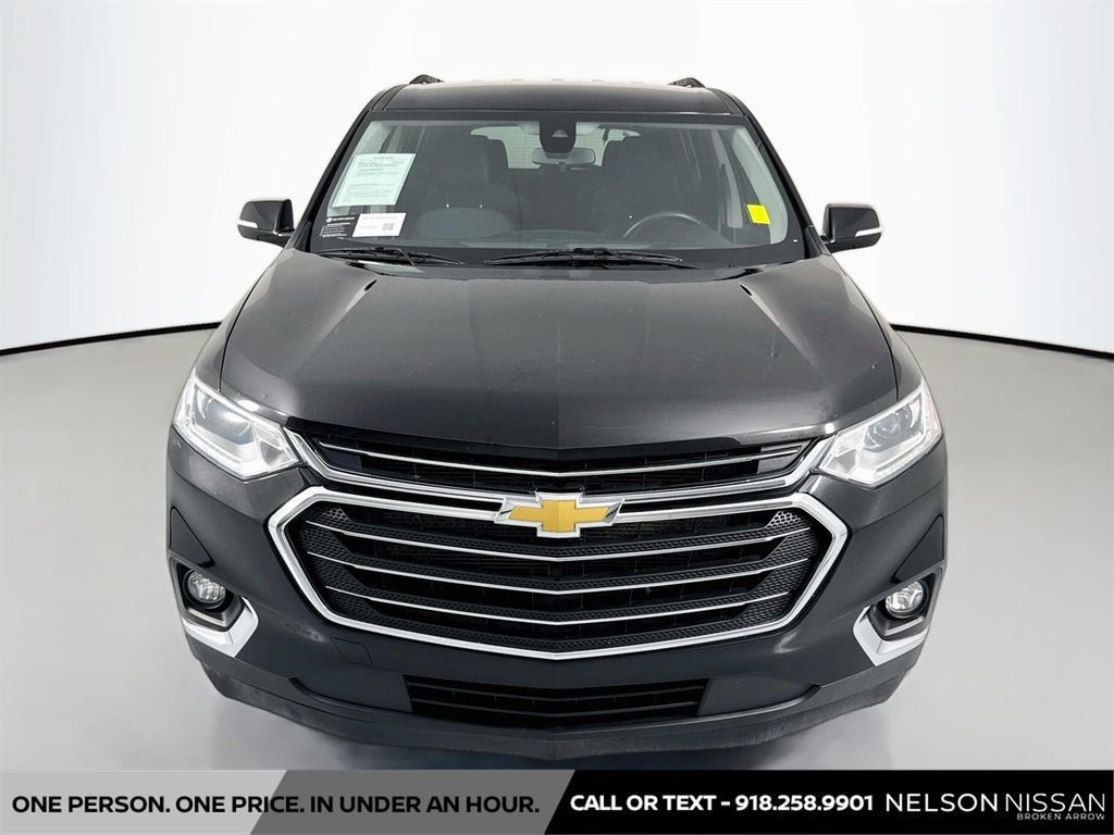 Used 2021 Chevrolet Traverse LT FWD image 2