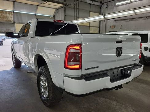 Used 2022 RAM 2500 Laramie AWD/4WD image 2