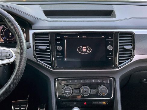 Used 2022 Volkswagen Atlas SEL Premium image 8