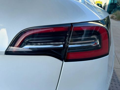 Used 2024 Tesla Model Y Long Range RWD image 23