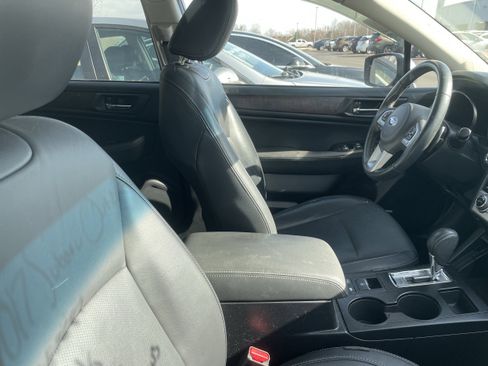 Used 2017 Subaru Outback 2.5i Limited image 10