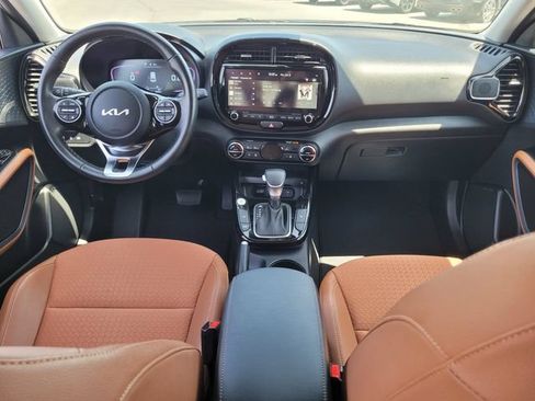 Certified 2025 Kia Soul EX FWD image 17