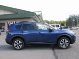 Used 2023 Nissan Rogue SV image 3