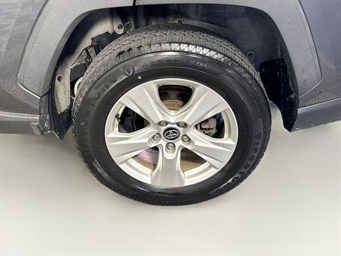 Used 2021 Toyota RAV4 XLE AWD/4WD image 24