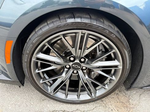 Used 2022 Chevrolet Camaro ZL1 RWD image 9