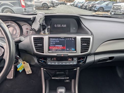 Used 2016 Honda Accord Sport image 11
