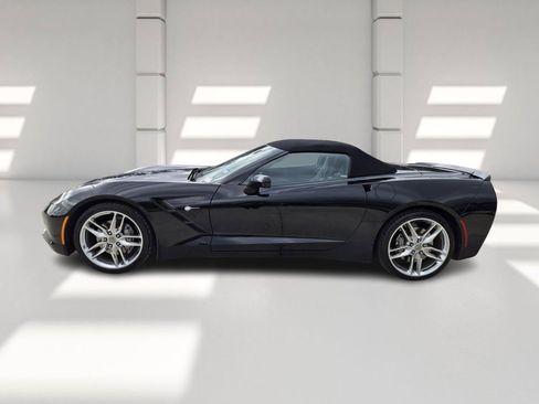 Used 2018 Chevrolet Corvette Stingray Convertible w/ 3LT Preferred Equipment Group image 4