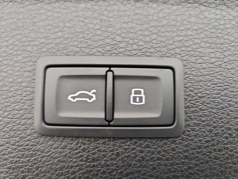 Used 2023 Audi Q5 2.0T Premium w/ Convenience Package image 39