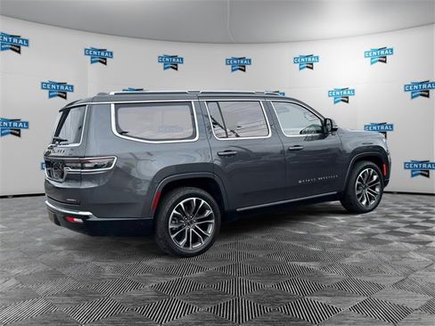 Used 2022 Jeep Grand Wagoneer Series III w/ Rear Seat Video Group 1 image 5