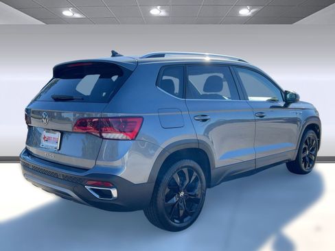 Used 2022 Volkswagen Taos SEL image 8