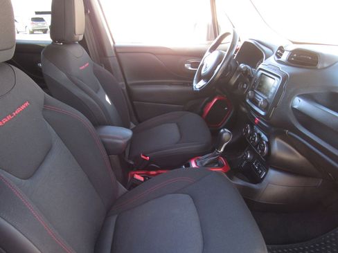 Used 2017 Jeep Renegade Trailhawk w/ Popular Equipment Group image 8