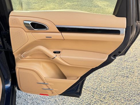 Used 2012 Porsche Cayenne image 46
