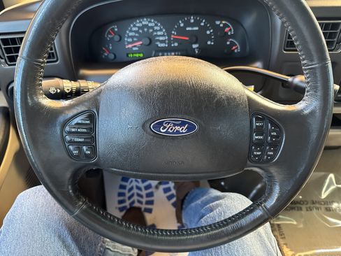 Used 2005 Ford Excursion Limited image 28