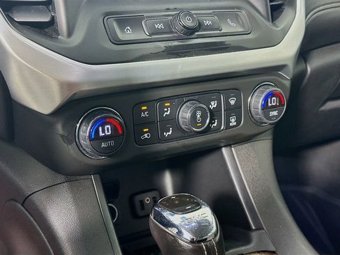 Used 2019 GMC Acadia SLE w/ LPO, Floor Liner Package FWD image 15