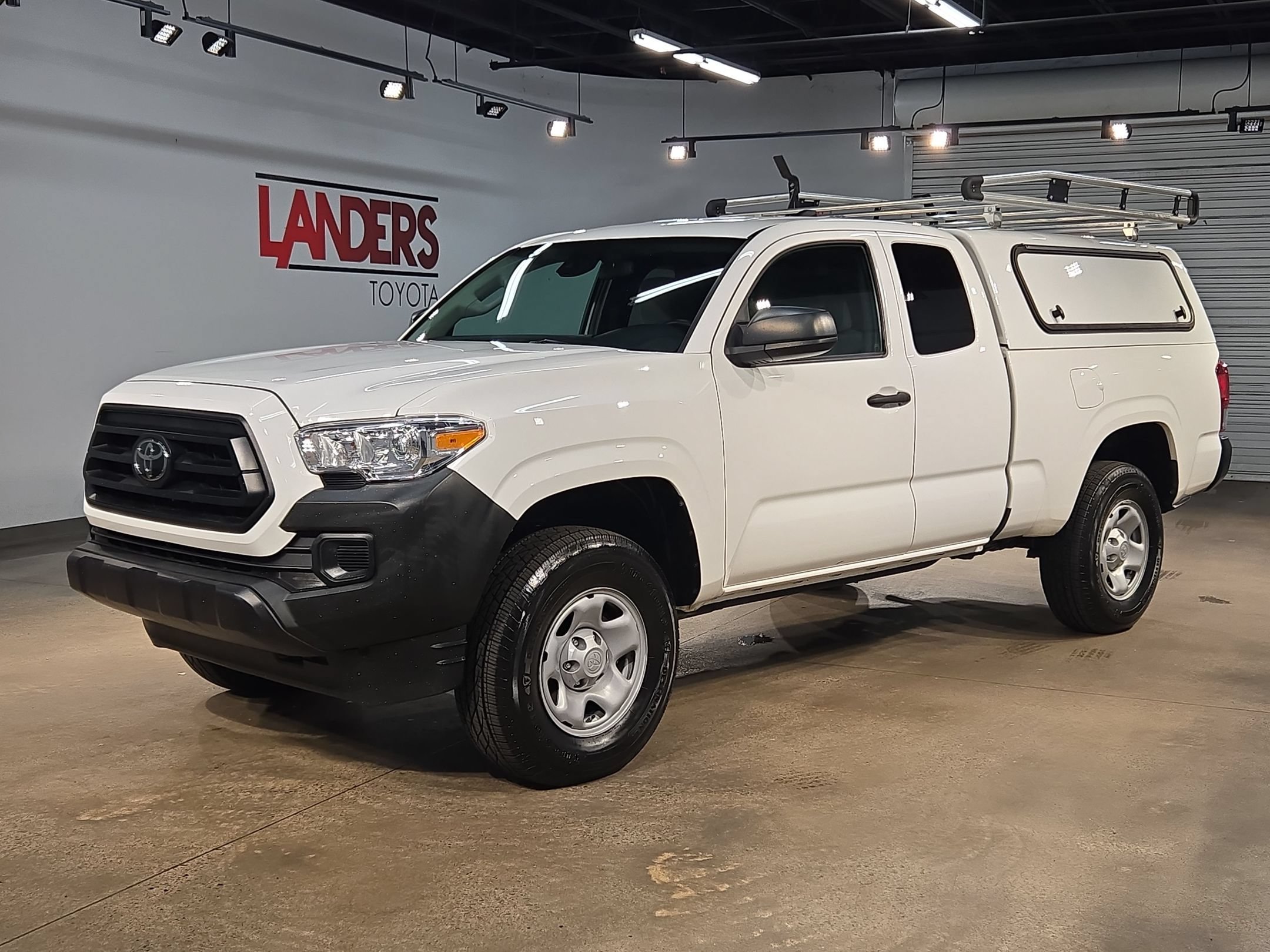 Used 2023 Toyota Tacoma SR RWD image 3
