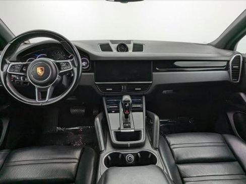Used 2019 Porsche Cayenne image 23