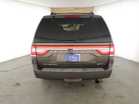 Used 2015 Lincoln Navigator 2WD w/ Equipment Group 101A Reserve image 5