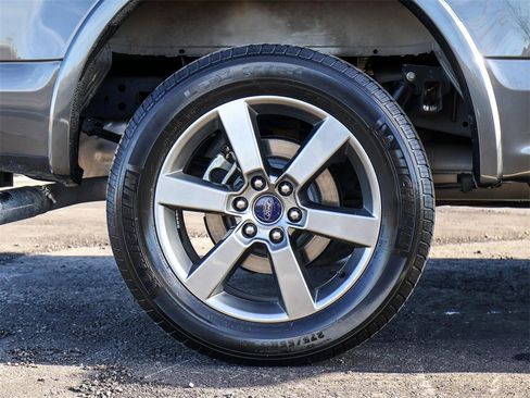 Used 2015 Ford F150 Lariat image 9