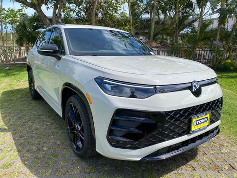 New 2026 Volkswagen Tiguan SE R-Line FWD image 19
