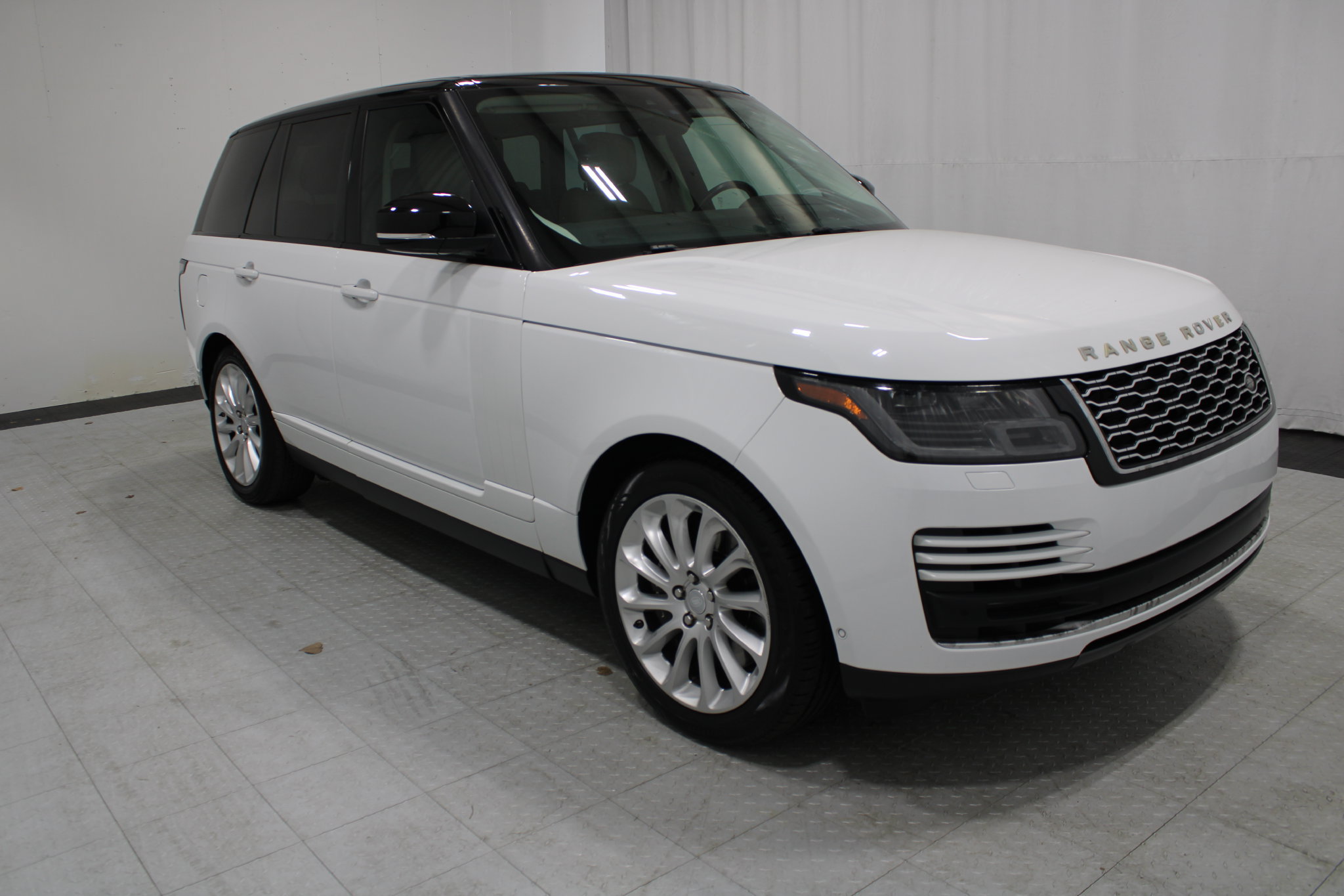 Used 2019 Land Rover Range Rover HSE AWD/4WD image 4