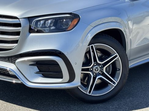 New 2025 Mercedes-Benz GLS 450 4MATIC image 4