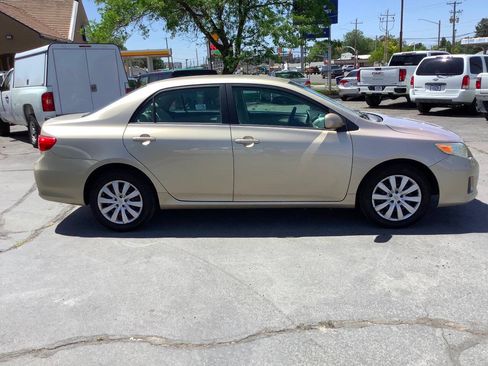Used 2013 Toyota Corolla LE FWD image 9