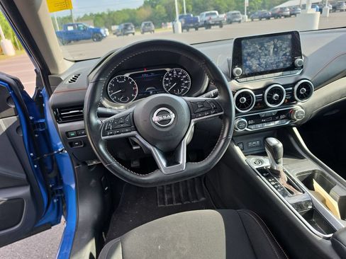 Used 2025 Nissan Sentra SR FWD image 11