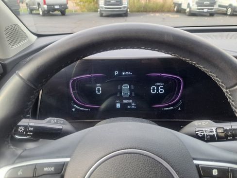 Used 2024 Kia Sportage EX image 17