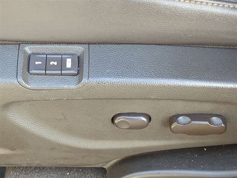 Used 2014 Buick Encore Premium image 17