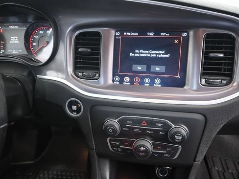 Used 2022 Dodge Charger SXT w/ Blacktop Package AWD/4WD image 28